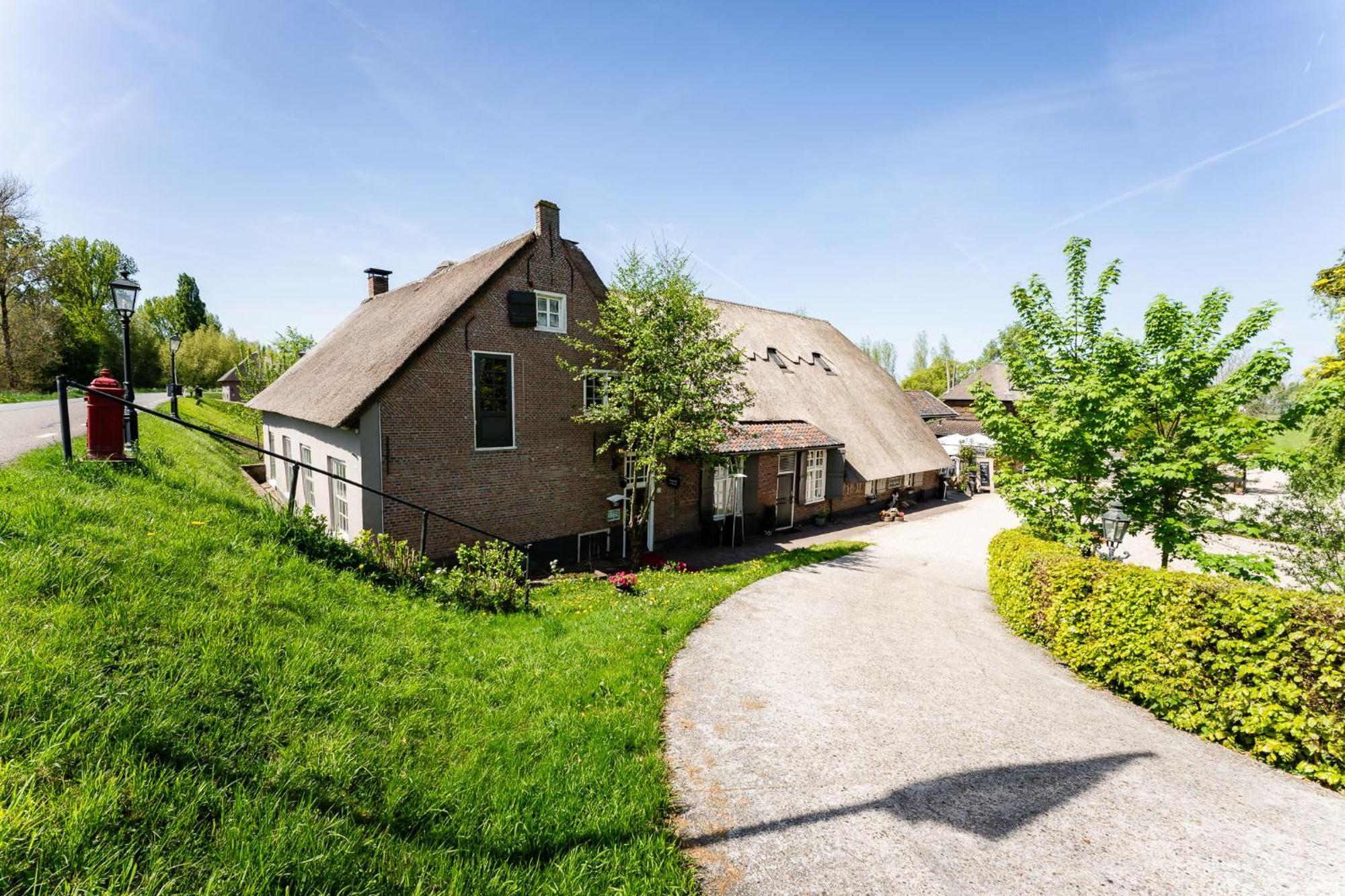 Herberg De Lingehoeve Oosterwijk Extérieur photo